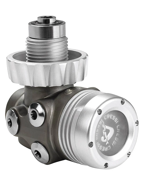 Cressi T10-SC Master Balanced Regulator With DIN Hose - Image 4